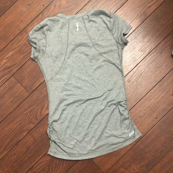 LIKE NEW Ruched workout vneck tees - Picture 6 of 7